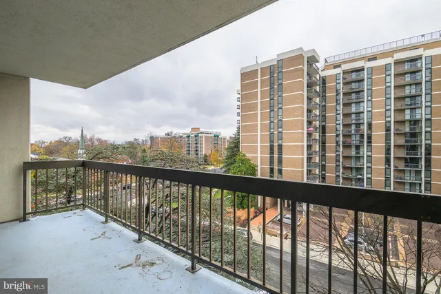 $580,000 | 1016 South Wayne Street, Unit 604, Arlington, VA 22204