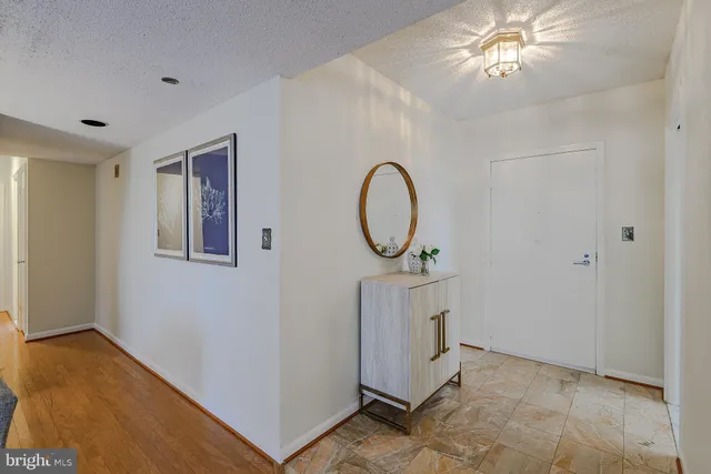 $580,000 | 1016 South Wayne Street, Unit 604, Arlington, VA 22204