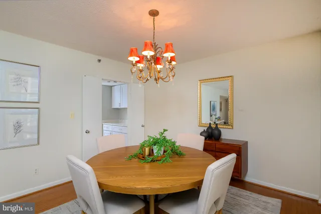 $580,000 | 1016 South Wayne Street, Unit 604, Arlington, VA 22204