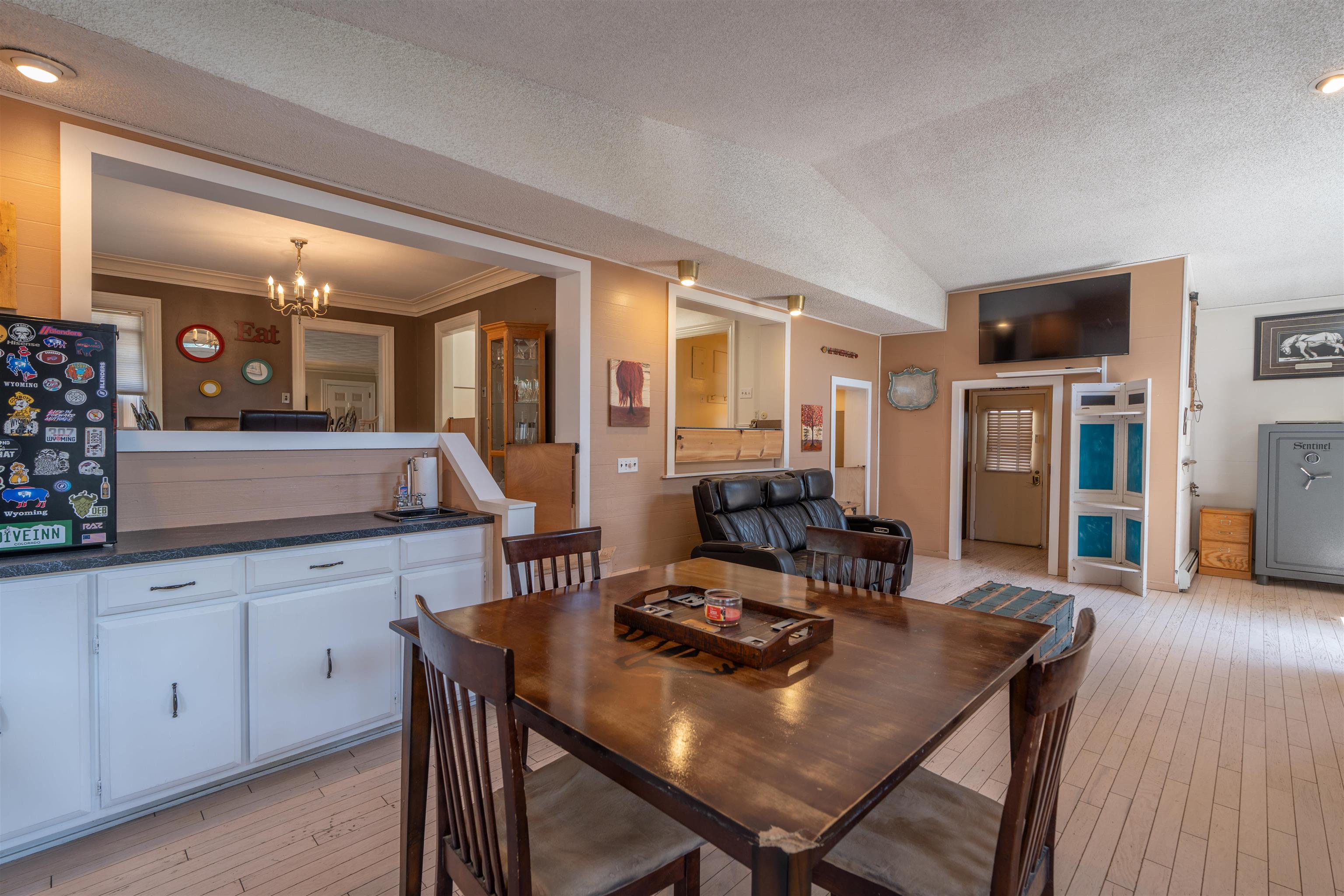 1227 South Center Street Casper, WY 82601 - Photo 17 of 41