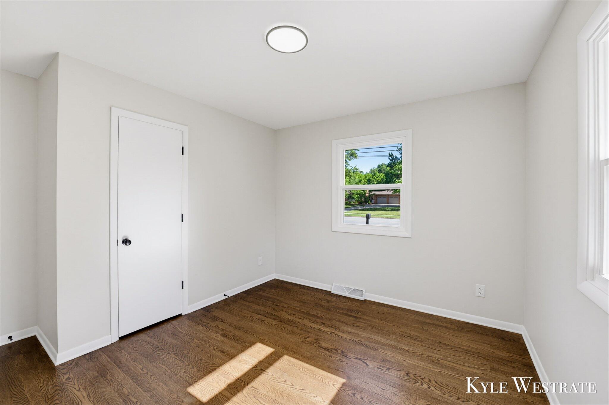 1126 3 Mile Road Northwest Grand Rapids, MI 49544 - Photo 21 of 31 18-AIV00091