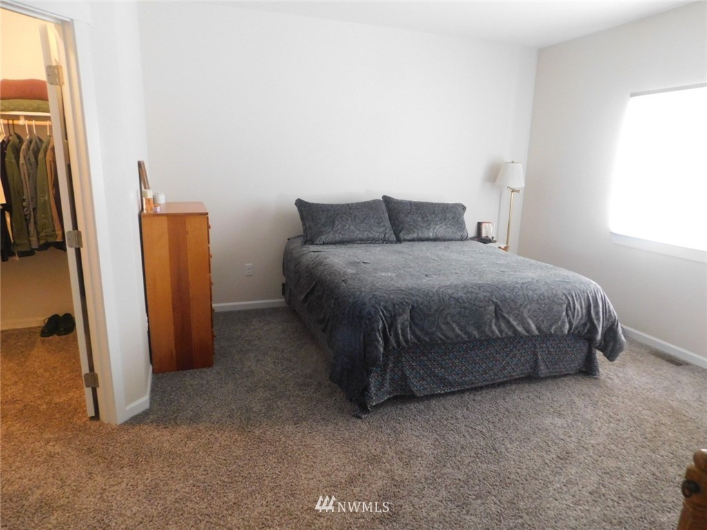7903 Grove Road Northeast Moses Lake, WA 98837 - Photo 11 of 24 Gallery Image 11