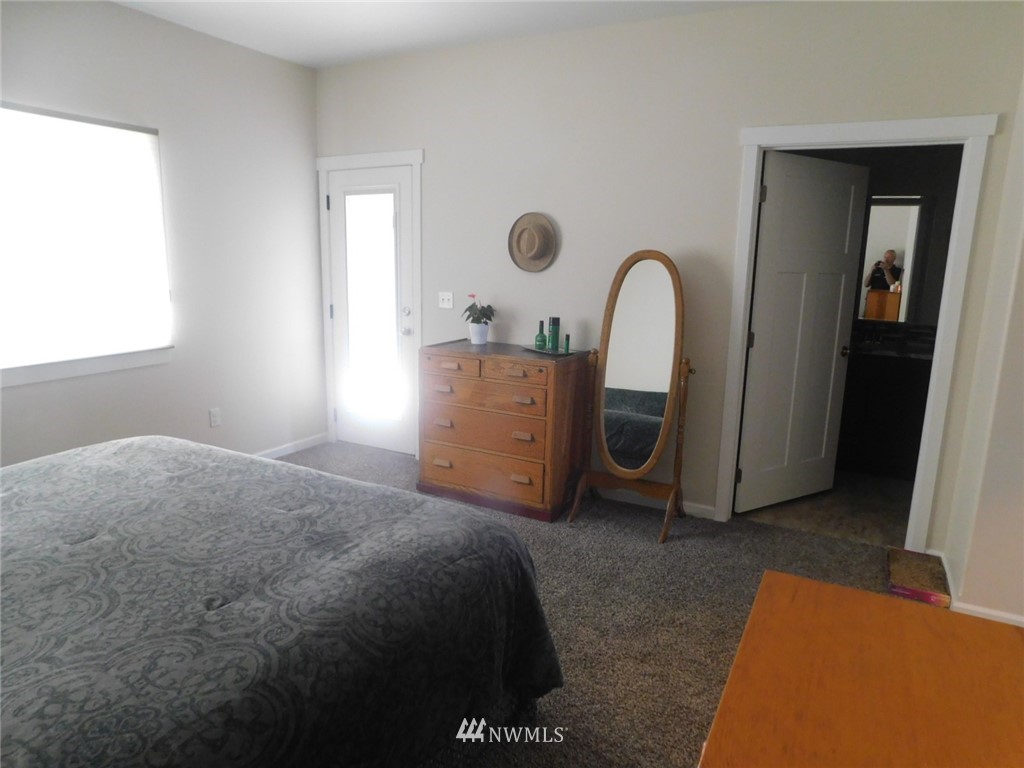 7903 Grove Road Northeast Moses Lake, WA 98837 - Photo 13 of 24 Gallery Image 13