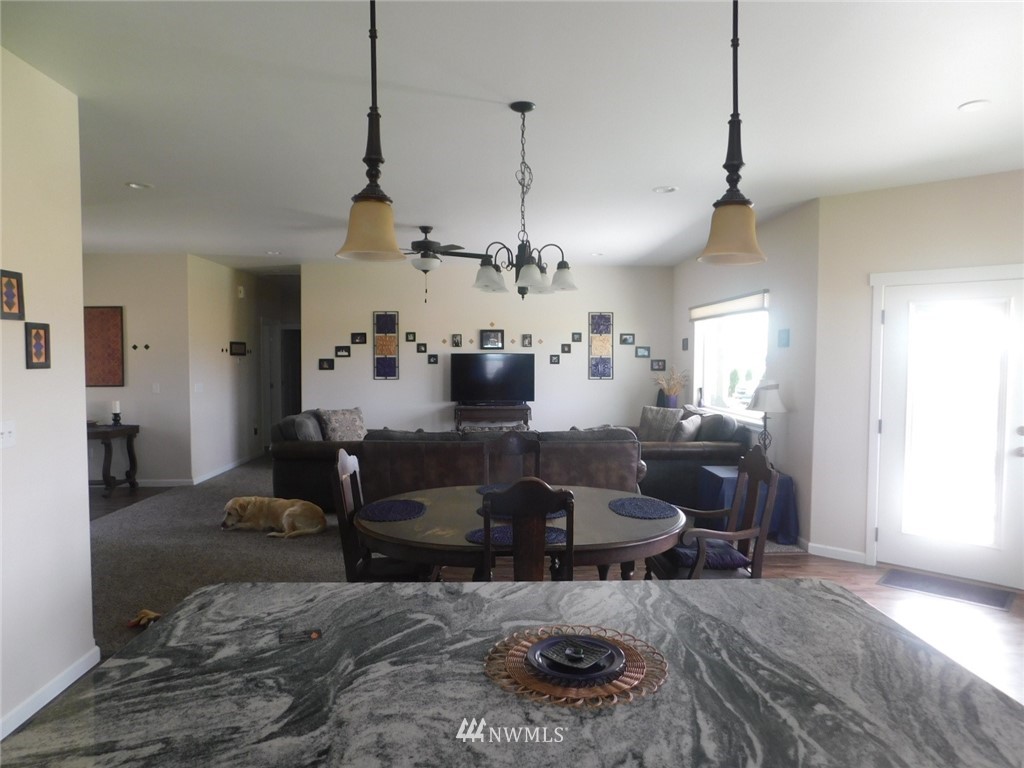 7903 Grove Road Northeast Moses Lake, WA 98837 - Photo 6 of 24 Gallery Image 6