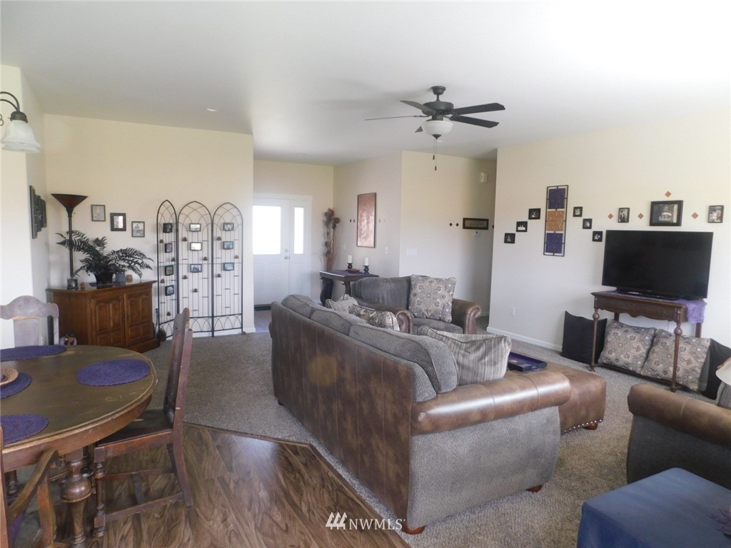7903 Grove Road Northeast Moses Lake, WA 98837 - Photo 7 of 24 Gallery Image 7