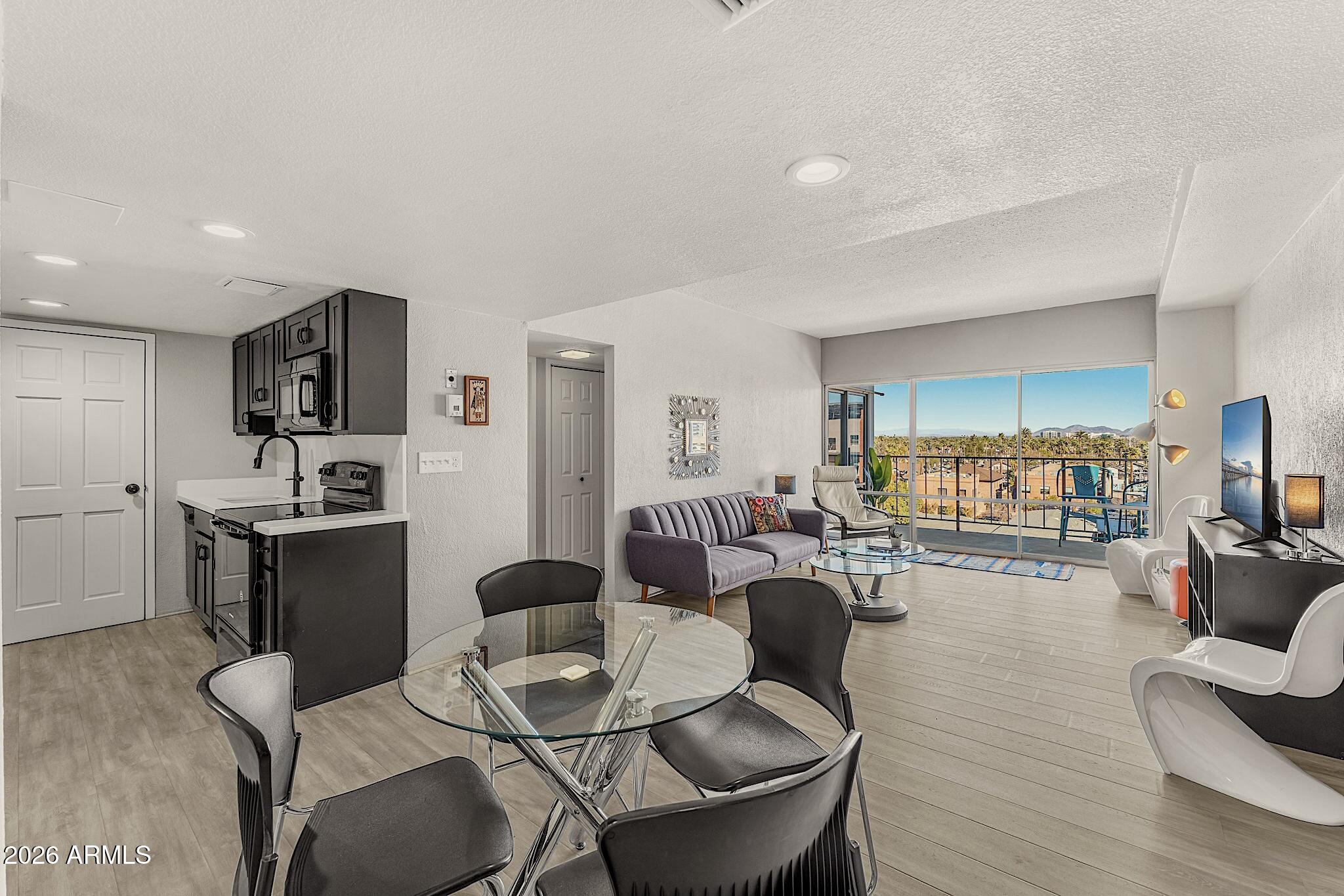 805 North 4th Avenue, Unit 609 Phoenix, AZ 85003 - Photo 4 of 32 7-805 N 4th Ave 609-DSC09946-HDR