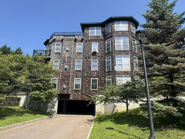 $489,000 | 91 Claire Point Road, Burlington, VT 05408