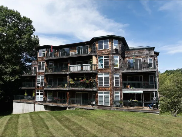 $489,000 | 91 Claire Point Road, Burlington, VT 05408