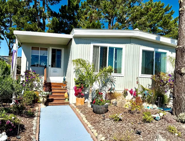 $325,000 | 36 Oceanview Avenue, Unit 36, Half Moon Bay, CA 94019