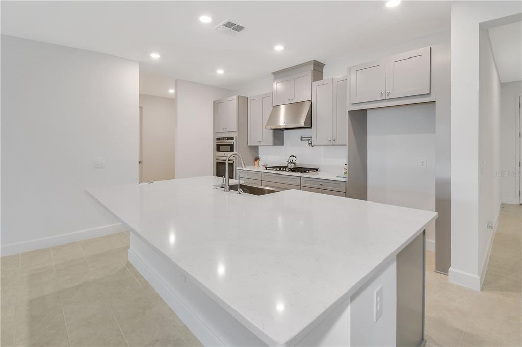 1224 Waterview Ridge Circle Apopka, FL 32703 - Photo 3 of 24
