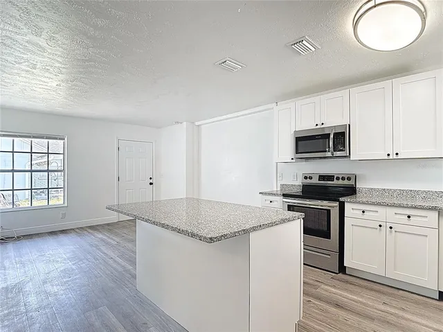 $347,000 | 1409 College Park Lane, Tampa, FL 33612