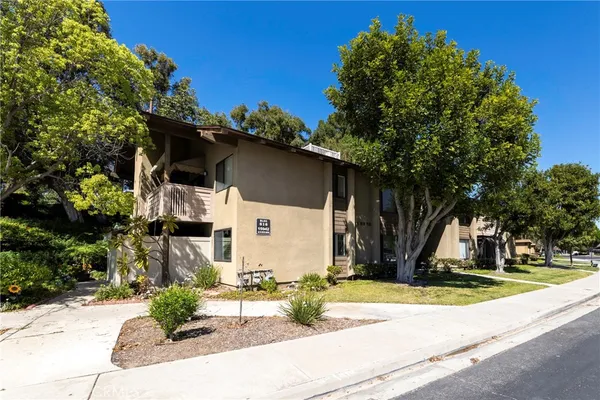 $630,000 | 15942 Alta Vista Drive, Unit D, La Mirada, CA 90638