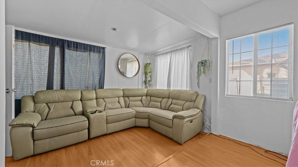 7603 Date Street Fontana, CA 92336 - Photo 4 of 41