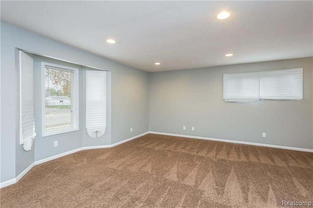 21844 Rausch Avenue Eastpointe, MI 48021 - Photo 5 of 29