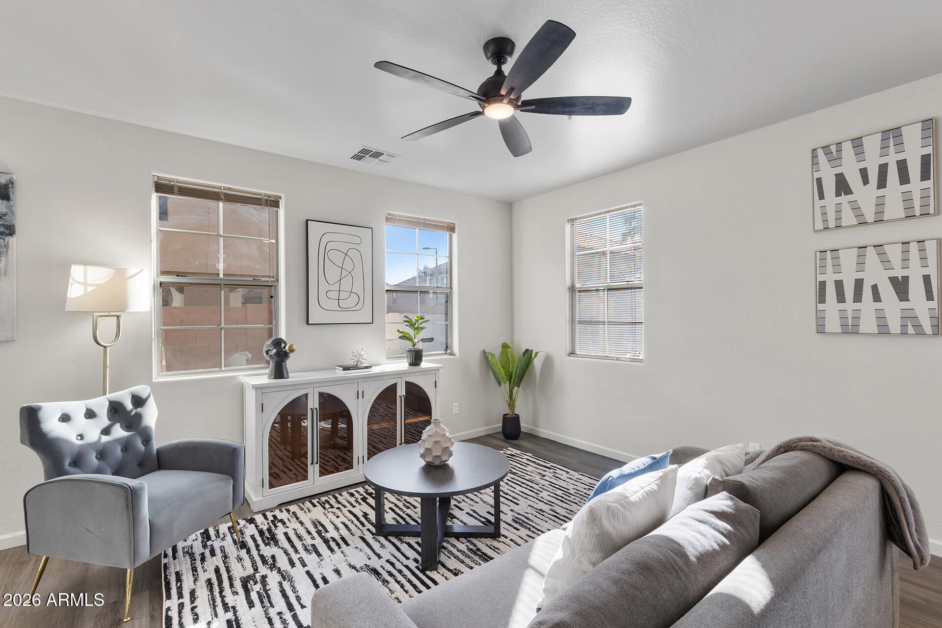 1433 North 80th Lane Phoenix, AZ 85043 - Photo 4 of 21 Living Room