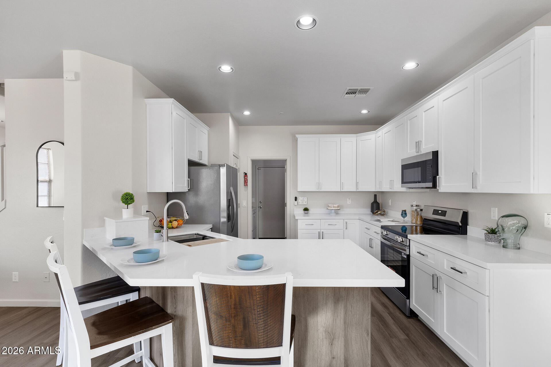 1433 North 80th Lane Phoenix, AZ 85043 - Photo 7 of 21 Kitchen