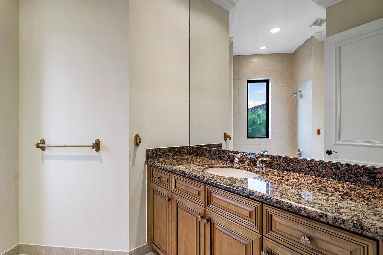 17904 Key Vista Way Boca Raton, FL 33496 - Photo 40 of 65 Guest Bath
