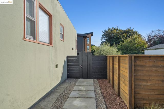 $995,000 | 1516 Blake Street, Unit A, Berkeley, CA 94703