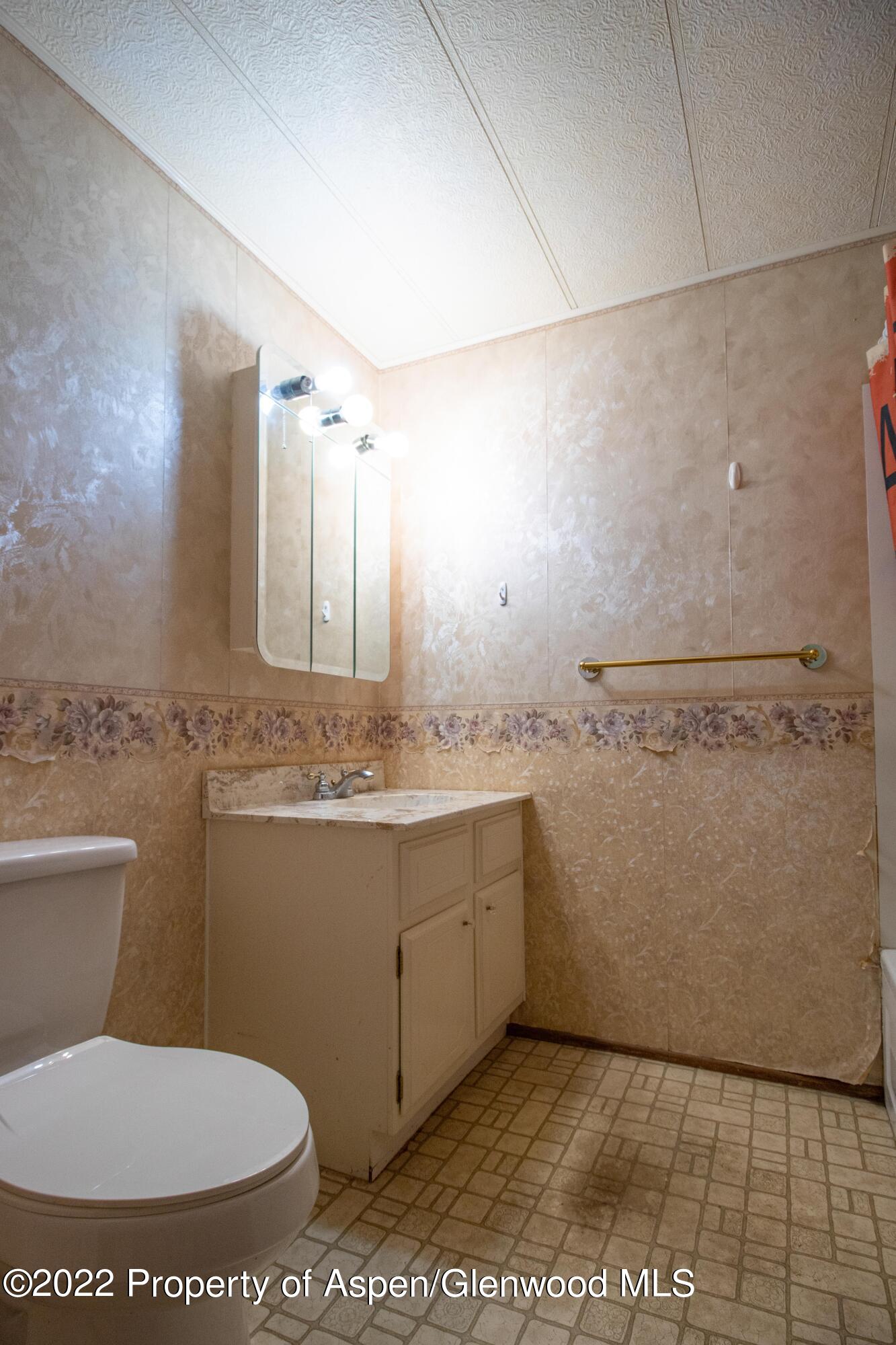 103 Rippy Lane New Castle, CO 81647 - Photo 14 of 16 bathroom 2