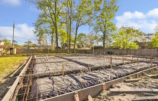 $55,000 | 718 Fall Creek Drive, Houston, TX 77336