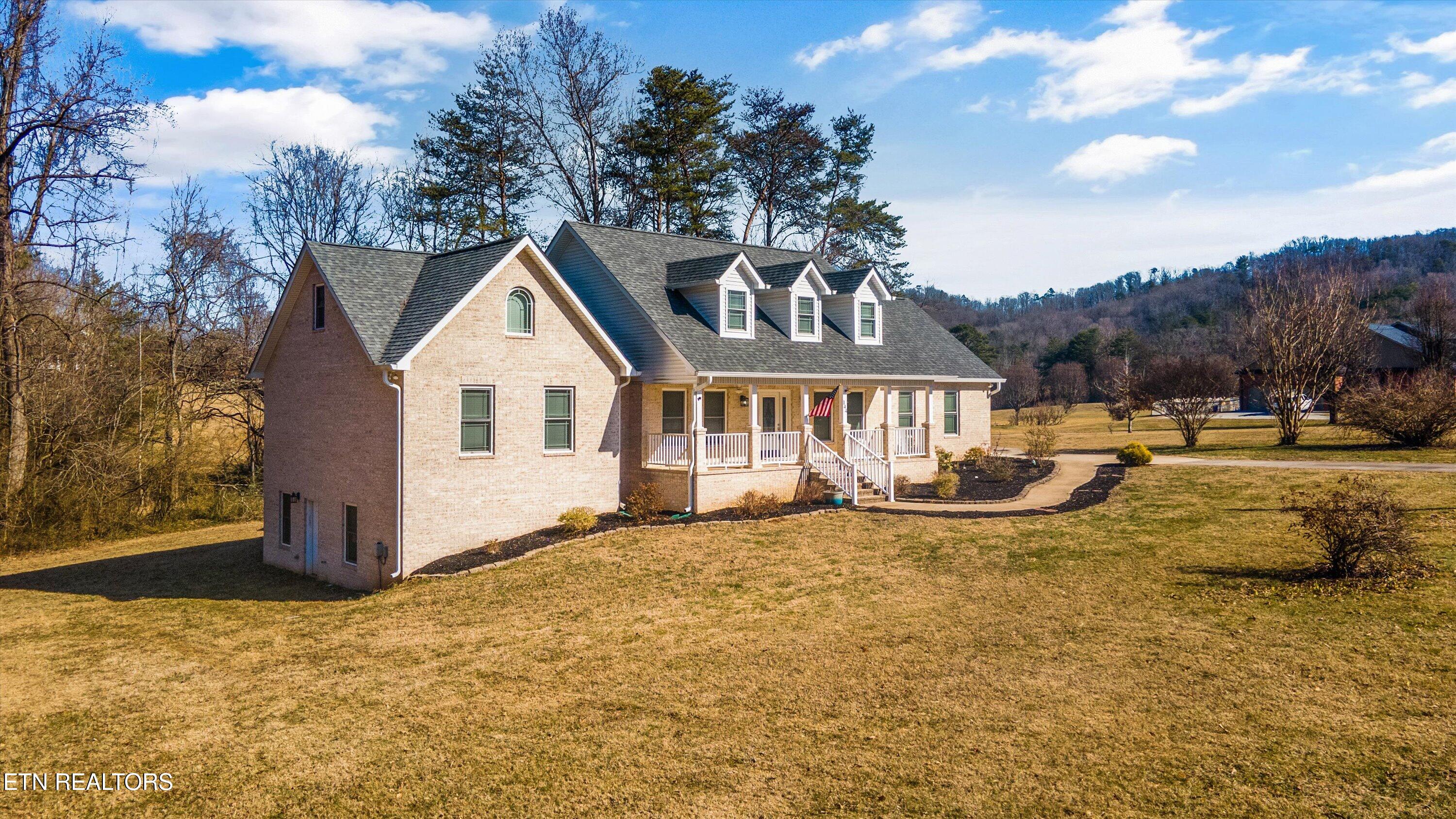 144 David Road Clinton, TN 37716 - Photo 5 of 40 IMG_8543