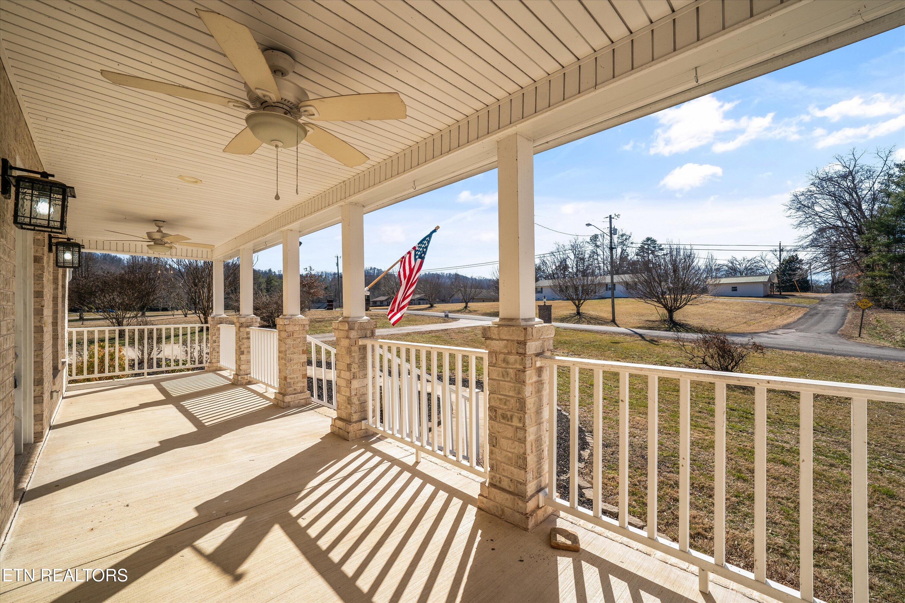 144 David Road Clinton, TN 37716 - Photo 6 of 40 IMG_8544