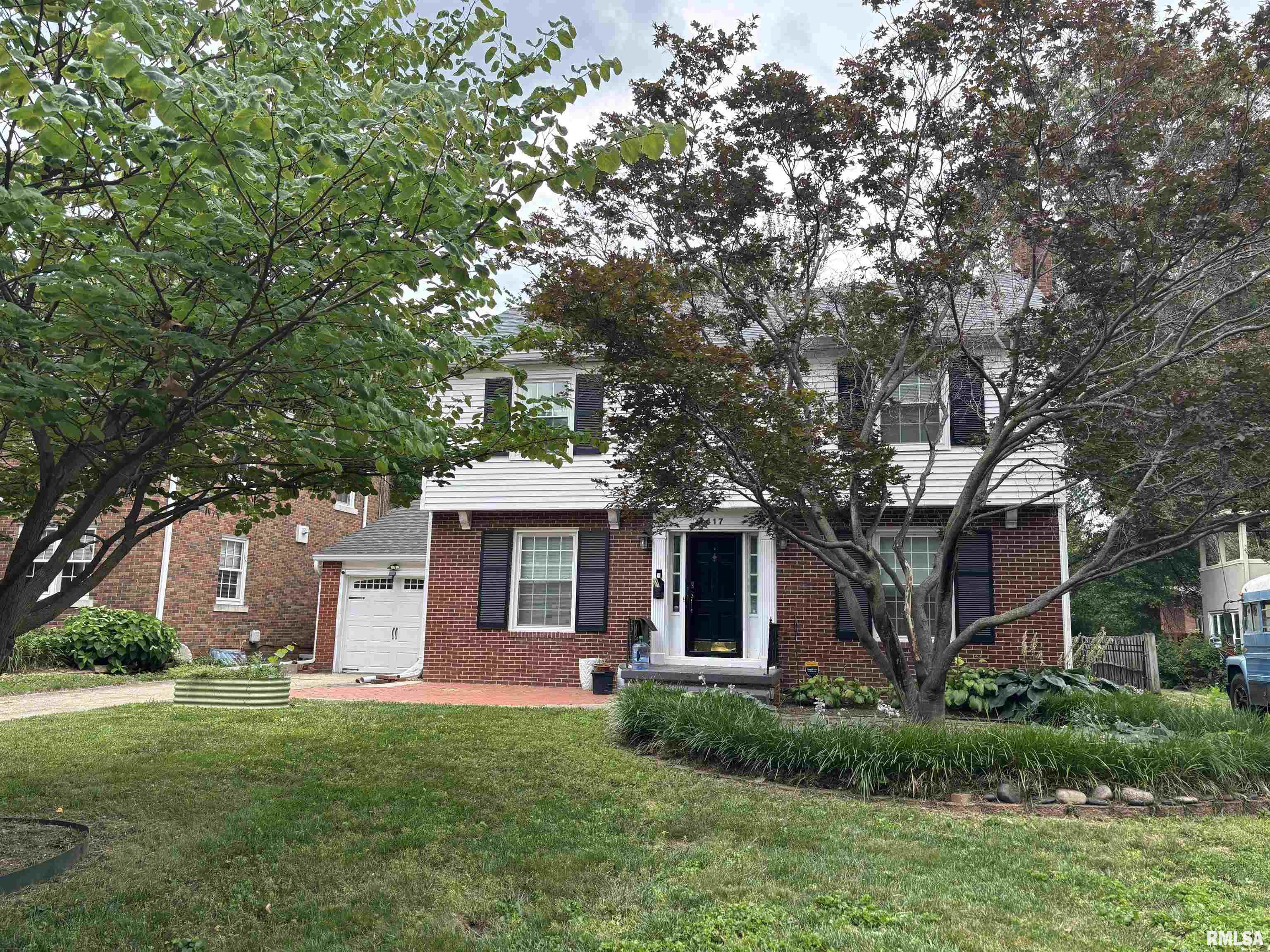 1417 South Douglas Avenue Springfield, IL 62704 - Photo 1 of 10