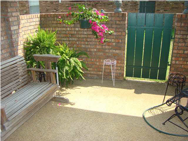 111 Springtree Drive Brandon, MS 39042 - Photo 19 of 19 Back Patio