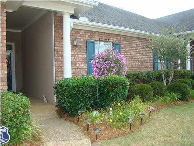 111 Springtree Drive Brandon, MS 39042 - Photo 2 of 19 Covered Front Entry