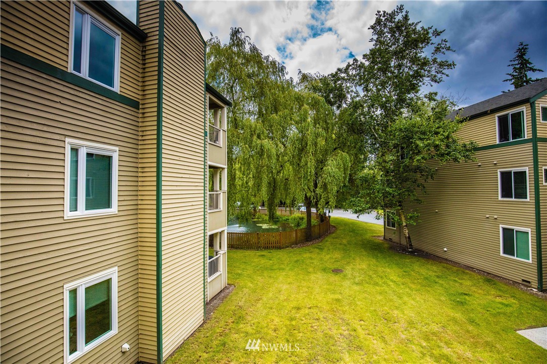 20320 Bothell Everett Highway, Unit D201 Bothell, WA 98012 - Photo 17 of 18