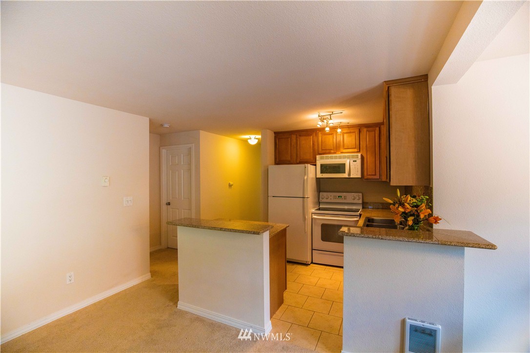 20320 Bothell Everett Highway, Unit D201 Bothell, WA 98012 - Photo 4 of 18