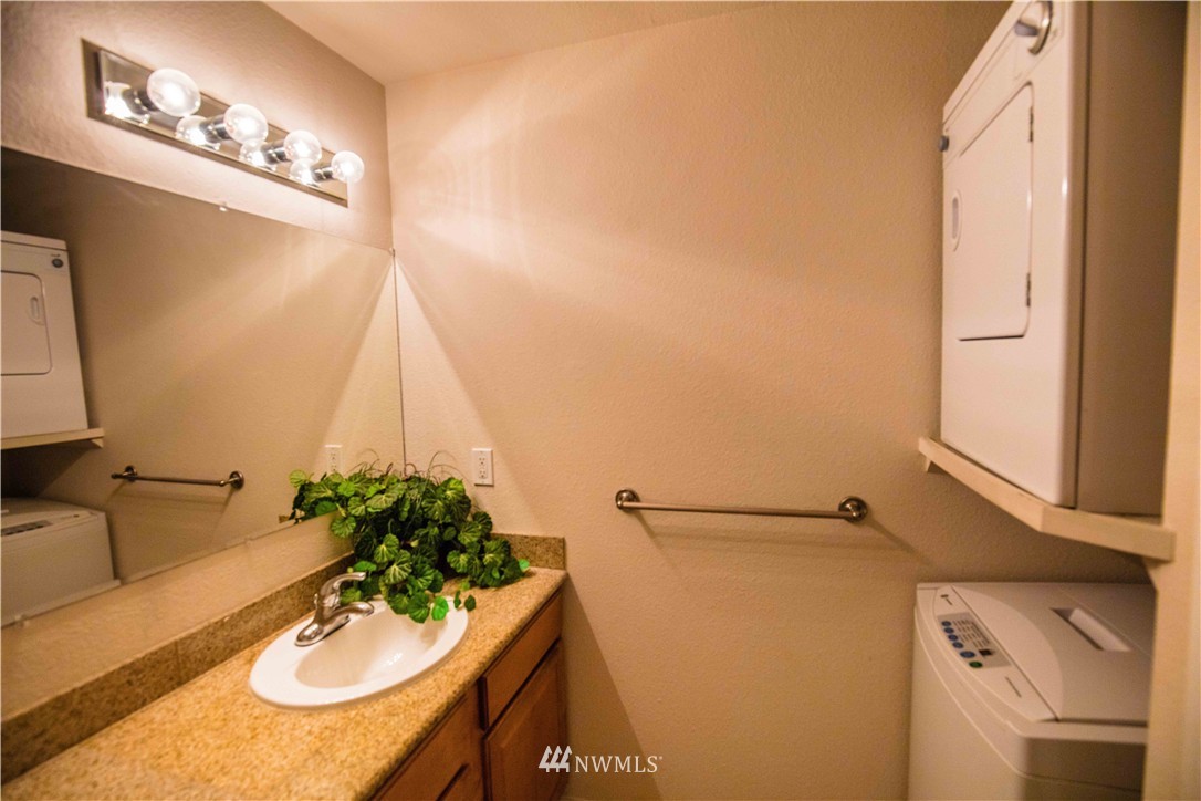 20320 Bothell Everett Highway, Unit D201 Bothell, WA 98012 - Photo 8 of 18