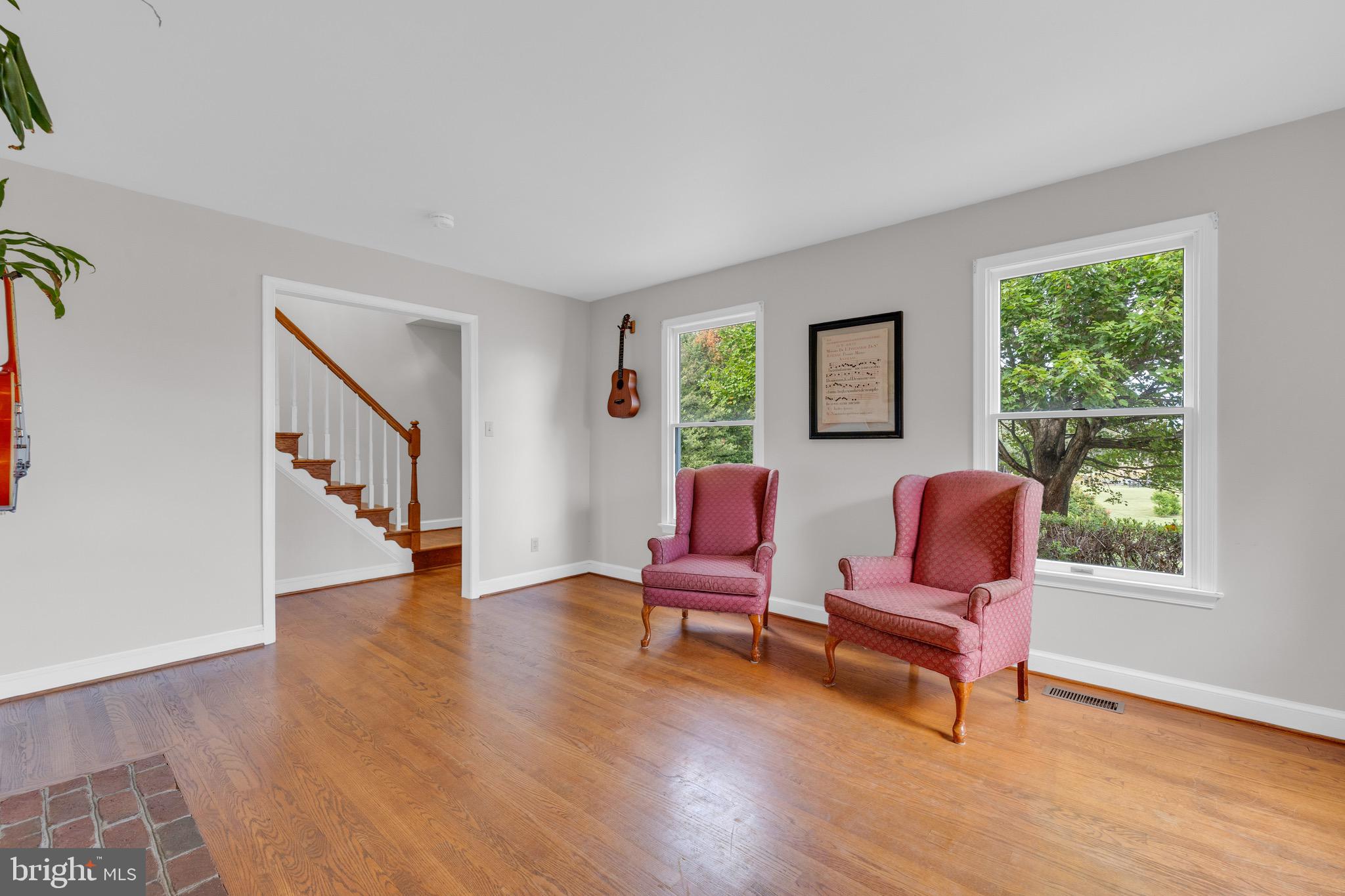 8729 Green Road Warrenton, VA 20187 - Photo 12 of 42 a living room with furniture and a window