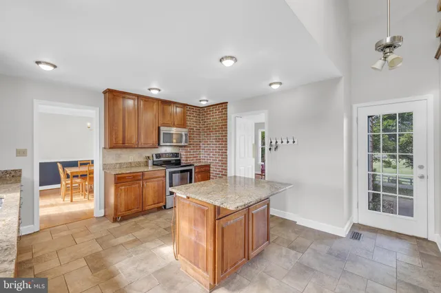 $625,000 | 8729 Green Road, Warrenton, VA 20187