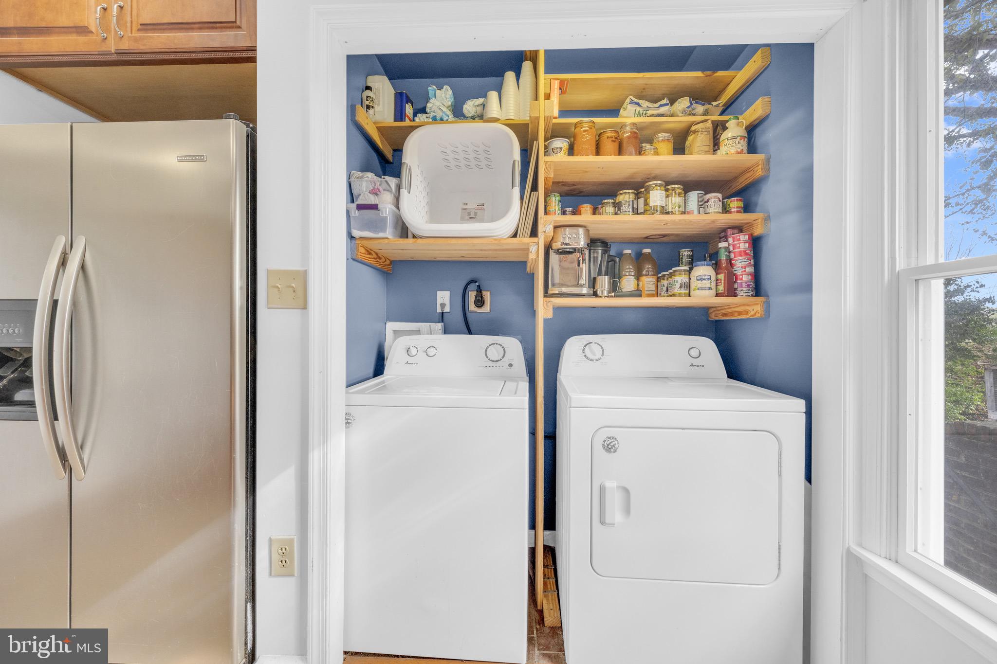 8729 Green Road Warrenton, VA 20187 - Photo 18 of 42 a utility room with dryer and washer