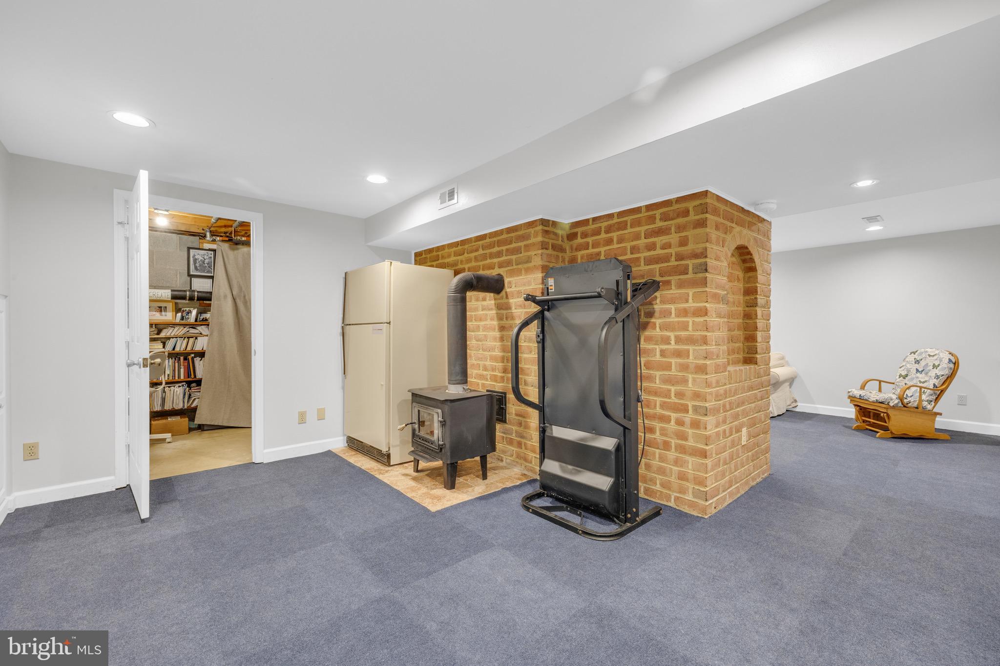 8729 Green Road Warrenton, VA 20187 - Photo 38 of 42 a view of livingroom with couch