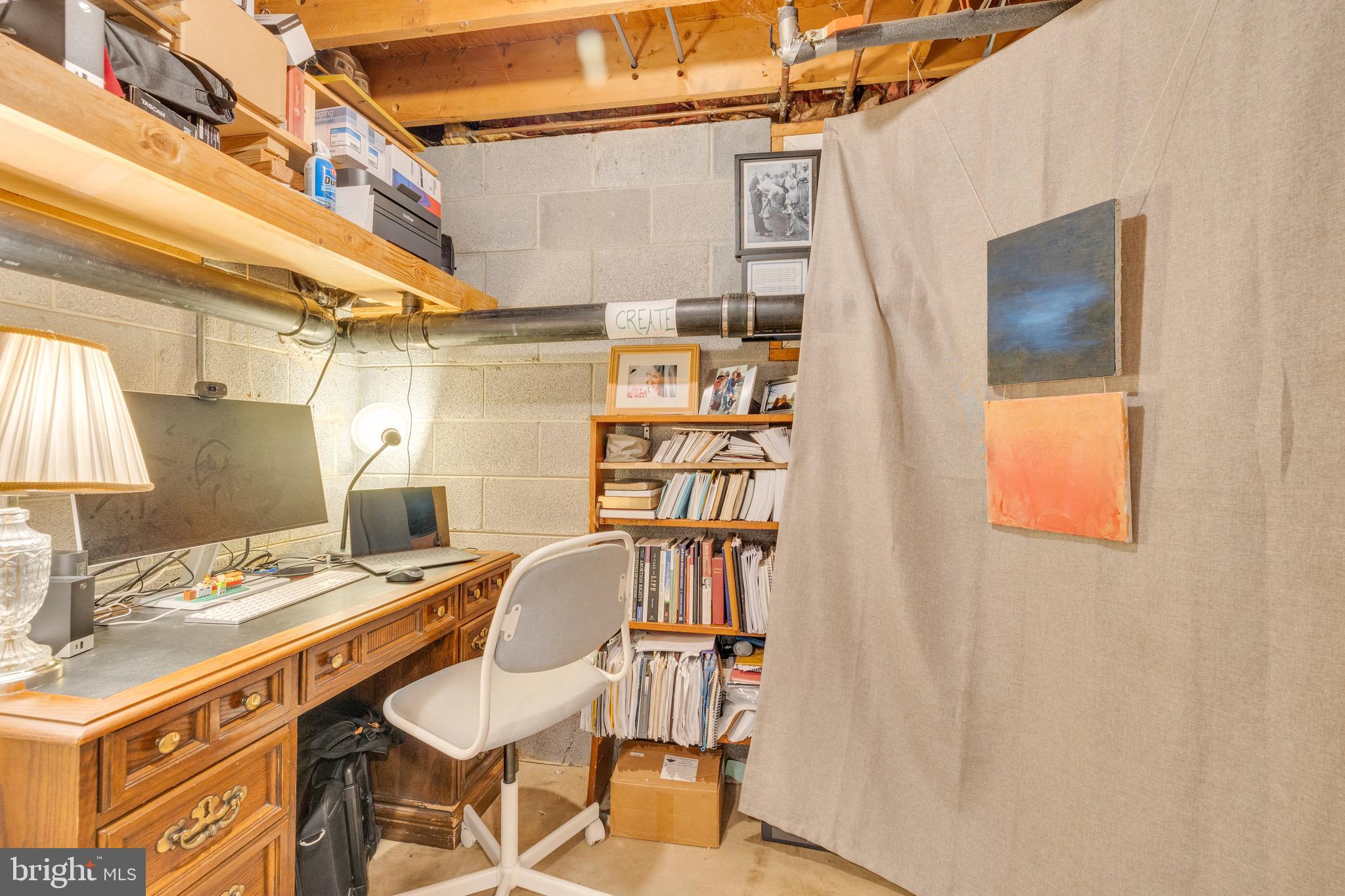 8729 Green Road Warrenton, VA 20187 - Photo 40 of 42 a view of a workspace with furniture