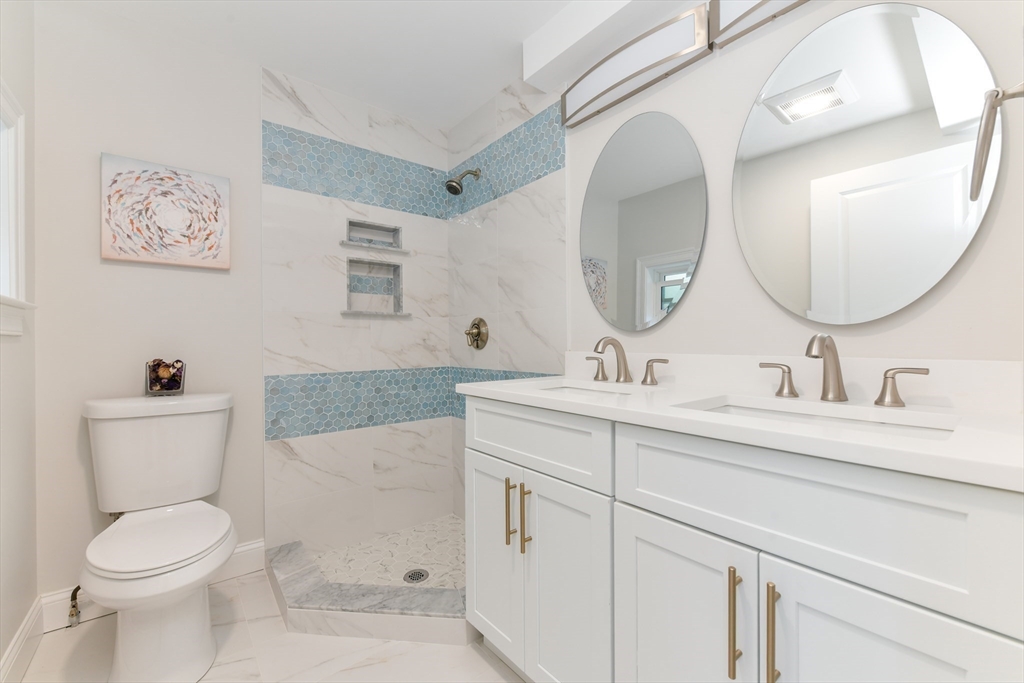 34 R Underhill Street, Unit 3 Winthrop, MA 02152 - Photo 11 of 17