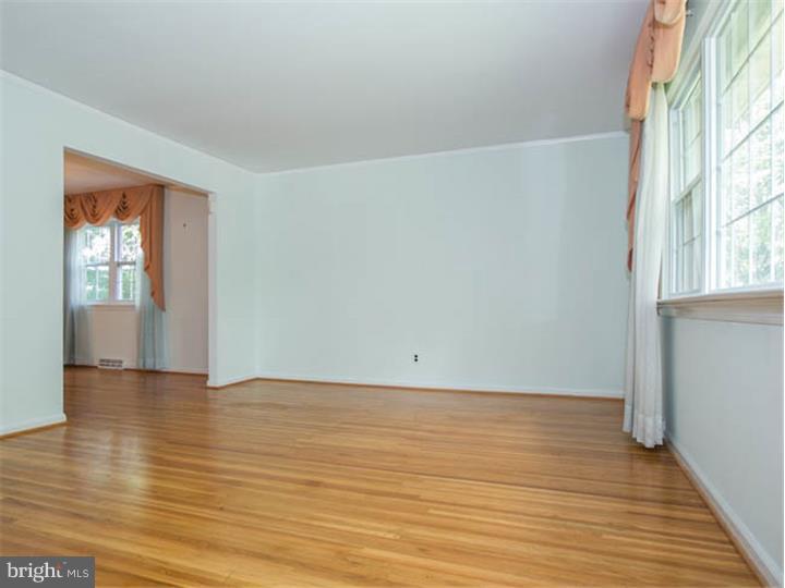 112 Sandringham Road Cherry Hill, NJ 08003 - Photo 2 of 23 Living Room