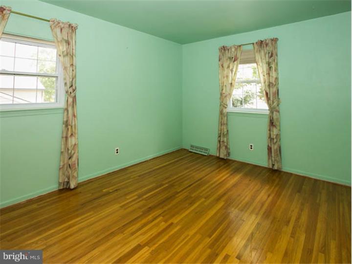 112 Sandringham Road Cherry Hill, NJ 08003 - Photo 15 of 23 Bedroom 3