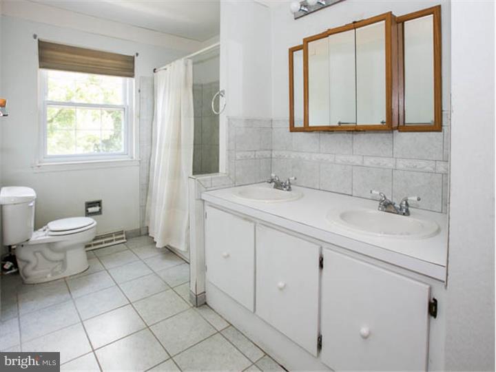 112 Sandringham Road Cherry Hill, NJ 08003 - Photo 17 of 23 Bathroom