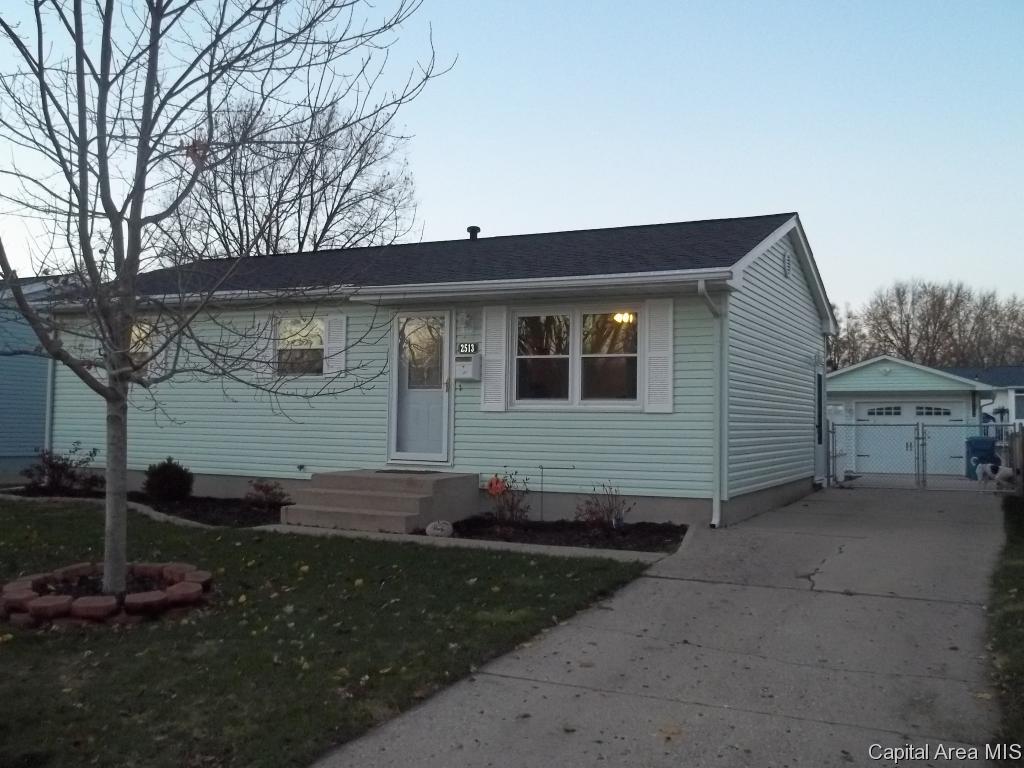 2513 Sutherland Road Springfield, IL 62702 - Photo 1 of 22