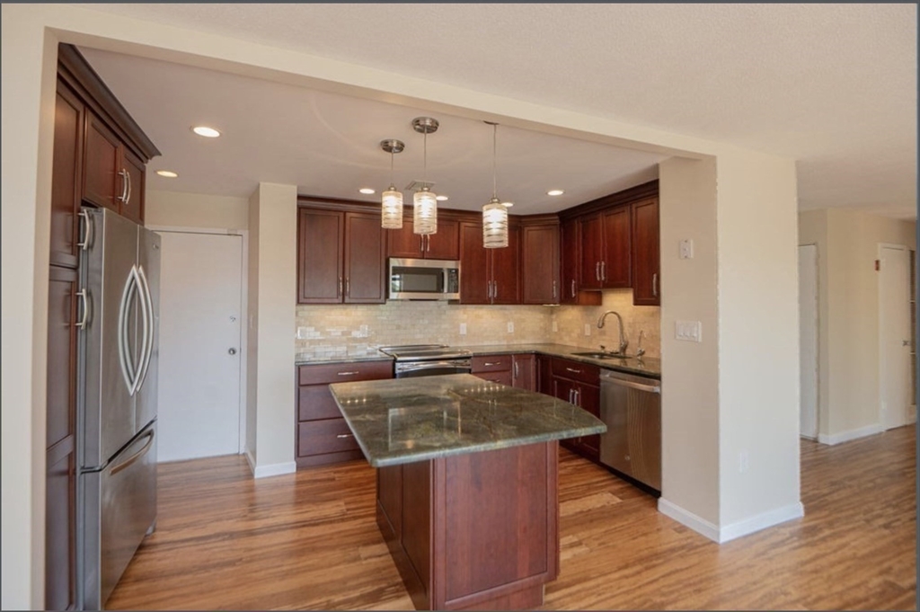 1002 Paradise Road, Unit PHH Swampscott, MA 01907 - Photo 4 of 19