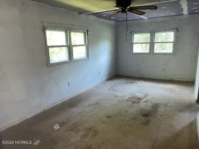 151 Pinetown Road Jacksonville, NC 28540 - Photo 3 of 14 Living Room View 1