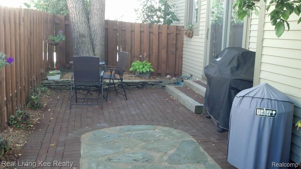 1529 Colony Drive Rochester, MI 48307 - Photo 12 of 13 patio.jpg