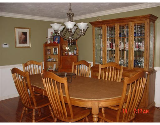 18 Merriam Way Upton, MA 01568 - Photo 5 of 9 Gallery Image 5