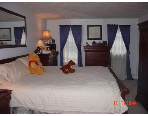 18 Merriam Way Upton, MA 01568 - Photo 7 of 9 Gallery Image 7