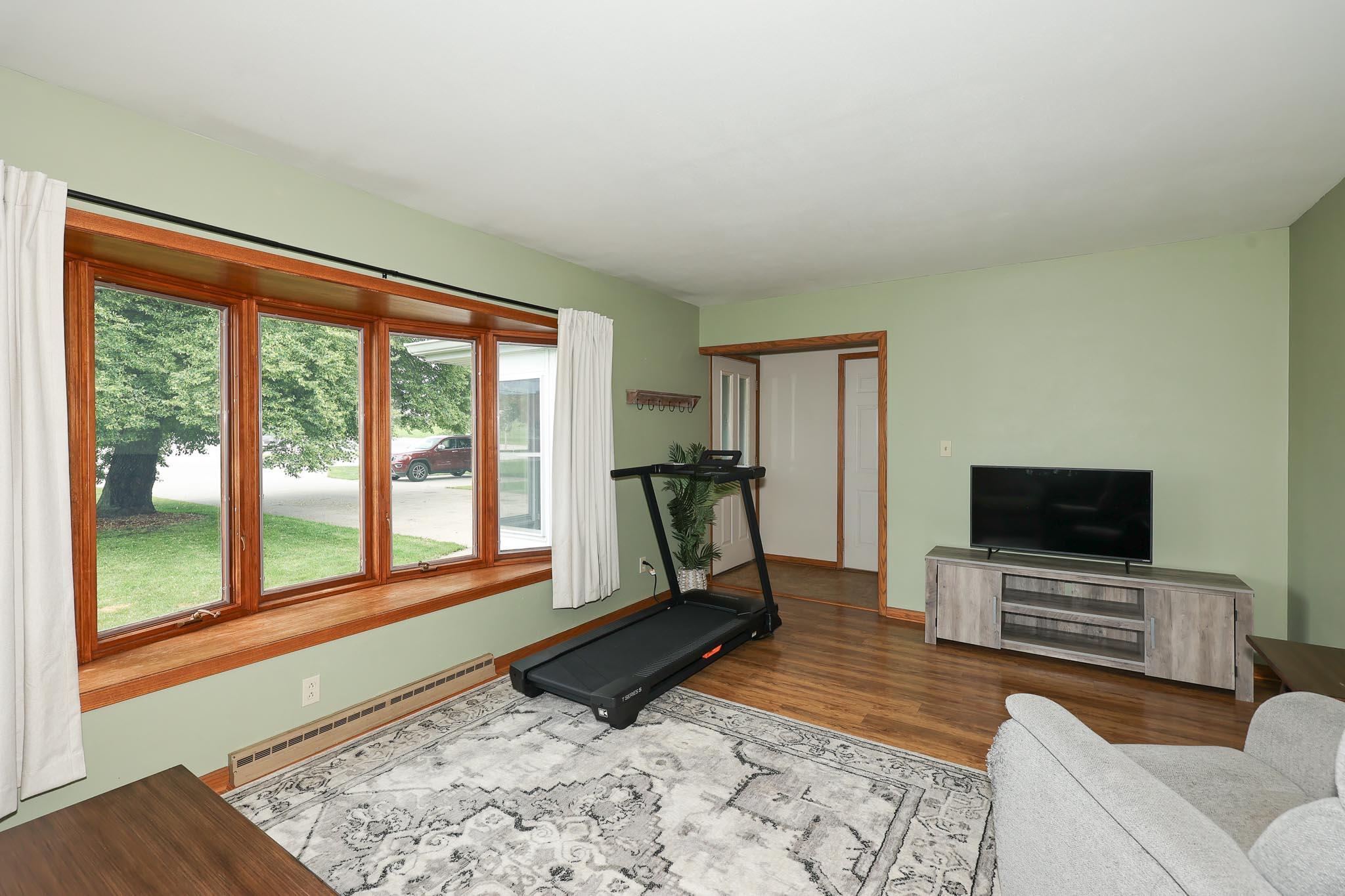 1408 South Emmertsen Road Mount Pleasant, WI 53406 - Photo 5 of 32 Living Room
