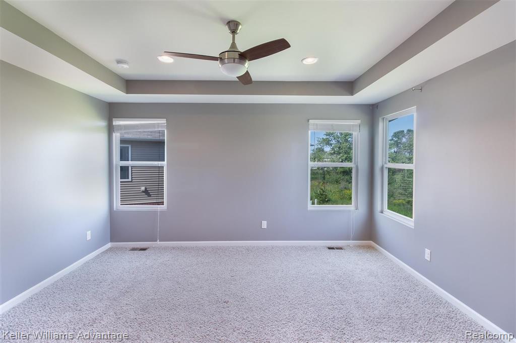 27679 Hartwick Circle Novi, MI 48374 - Photo 5 of 51