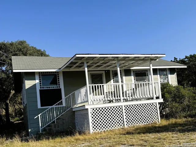 $1,500 | 801 Blue Bill Cove Drive, Lakehills, TX 78063